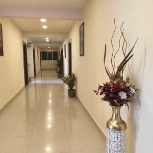 Hi-Way Inn Lodging And Boarding