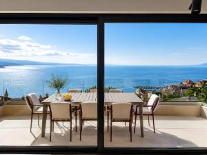 Panoramic Seaview Apartment, completely renovated
