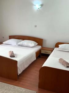 Rooms Ajllin
