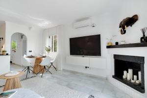 Townhouse w Pool, BBQ, Terrace & Garden