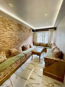 Place Mozart Beach, coastal road and TGV station 5 min away
