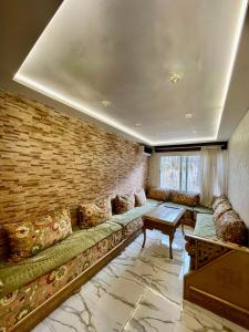 Place Mozart Beach, coastal road and TGV station 5 min away