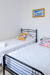 AEOLOS Apartments