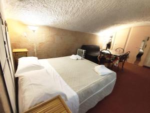 Tasso Basement Apartment