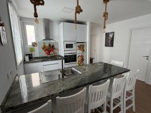 GENUAR APARTMENTS 3 Bedroom close to beach