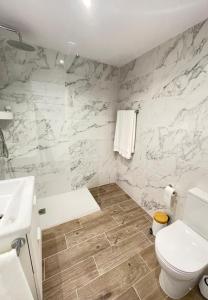 Marbella Centre - Stylish Apartment - Free Parking