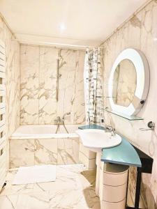 Convenient stay near the main train station