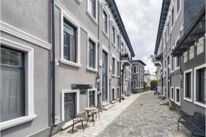 Charming Studio in a Historic Bucharest Courtyard
