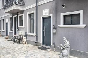 Charming Studio in a Historic Bucharest Courtyard