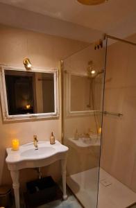 GLAMOUR VOX - Romantic Jacuzzi Escape - Cluj-Napoca - Near BT & Cluj Arena