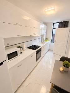 Cozy Bedroom Studio with Modern Kitchen & Bath