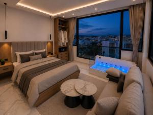 Rooftop panoramic jacuzzi room