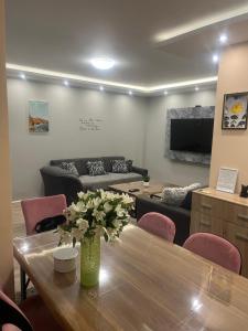 Mirrors Apartmani