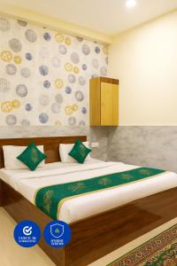 Hotel Regal Delight Star Taj - Best Rated Area #hygienic and Affordable Rooms, Check in Guarantee,Near Taj mahal