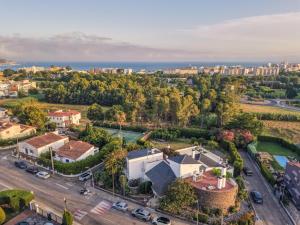 Villa Bella - Exclusive Roses Retreat