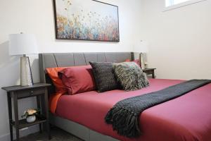 Stylish Retreat with King Bed Long Stays WEM Disney