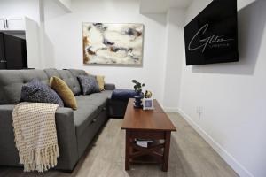 Stylish Retreat with King Bed Long Stays WEM Disney
