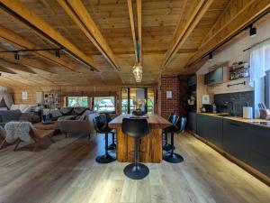Kierunek Puszcza 2 Apartamenty - Balia, Sauna, Grota solna - max 14 osob