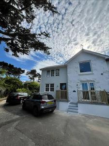 New Stunning house St Ives with parking