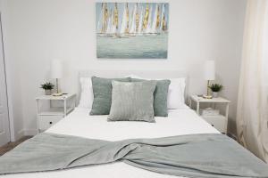 Kinglet 4BR Getaway AC Garage Near WEM Disney