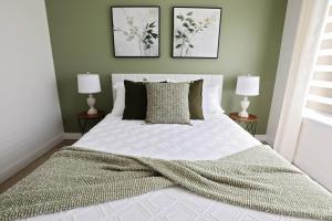 Kinglet 4BR Getaway AC Garage Near WEM Disney