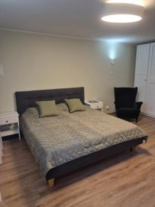 Tyzenhauz Apartment Vilnius 5 Min Walk to Old Town