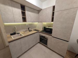 Lunara Lux Apartment, Modern Design Stay - Skopje