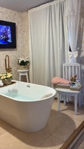Jardim florestal Italy loft-com Banheira de Imersão