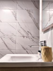 Voulas Apartment 4