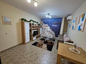 2BDR Apartment with FREE Secured Parking Space