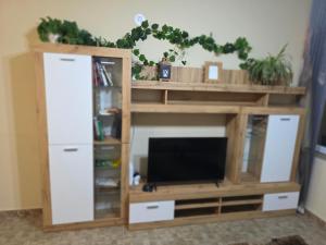 2BDR Apartment with FREE Secured Parking Space