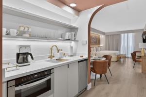 Luxury Beachfront Escape Sunny Isles