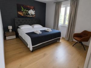 Apartments Mia with pool near Medulin