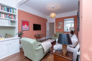 Tranquil & Family-friendly 3BD Home Clapham!