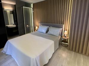 Palmyra Suite - Luxury Retreat in Athens Riviera