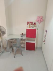 Evis house