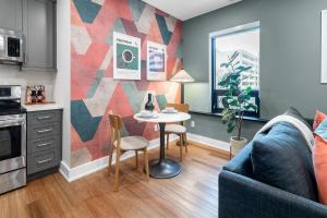 Sleek Downtown Toronto Stay Cafes Shops Nearby