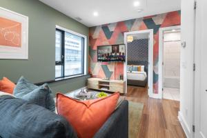 Sleek Downtown Toronto Stay Cafes Shops Nearby