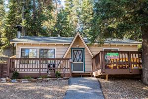 Sierra Pines Chalet Near Ski Slopes and Hiking,Biking Trails