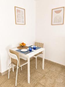 1 minute from the beach, In the heart of Roses, Side sea view Estudio