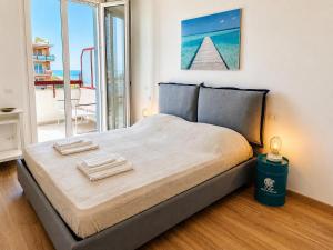 Flo Beach House - Terrazza sul mare e parcheggio gratuito