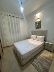 Lina Appartement RICO COSTA 5 min par voiture gare TGV Corniche City Mall only for familly