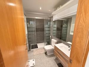 Apartamento en Vigo con piscina, garaje y cargador coche