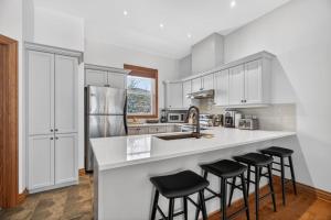 La Bête Tremblant Bright and Modern Four Bed Townhome
