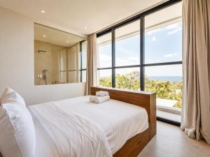 4BR Coastal Luxe Retreat in Nusa Dua