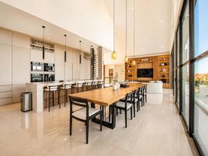 4BR Coastal Luxe Retreat in Nusa Dua