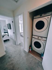 Entire townhouse with garage