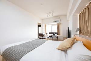 goom monthly Hakata Bayside