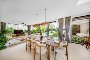 Secret Palm - Spacious 4BR Villa in Balangan, Uluwatu