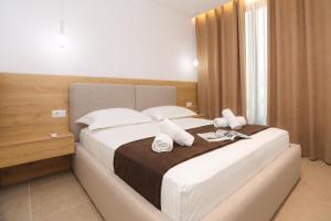 Sea Side Palm Modern Suites - Happy Rentals